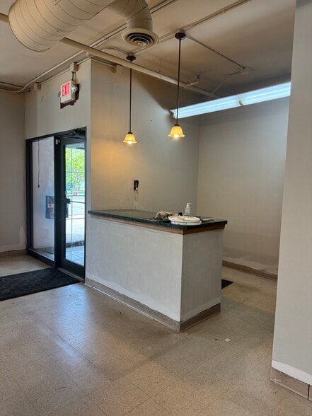 More Photos Of 1031-1057 N Edge Trl, Verona Unknown For Lease