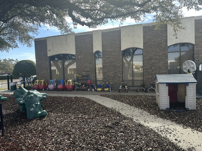 More Photos Of 1075 Executive Dr E, Richardson Daycare Center For Sale