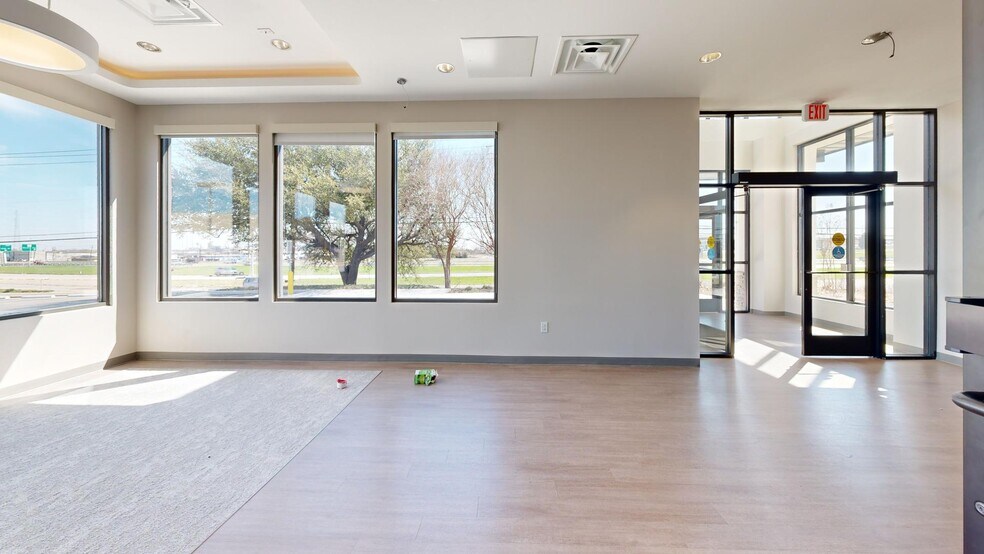 More Photos Of 5901 W Waco Dr, Waco Medical For Sale