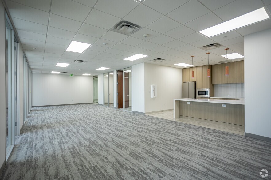 More Photos Of 12400 Coit Rd, Dallas Office For Lease