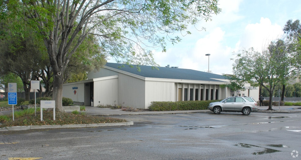 Primary Photo Of 2925 Scott Blvd, Santa Clara Bank For Sale