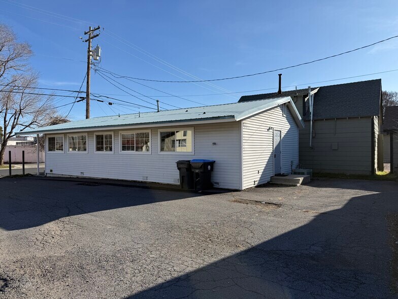 More Photos Of 40 N McDow St, Susanville Industrial For Sale