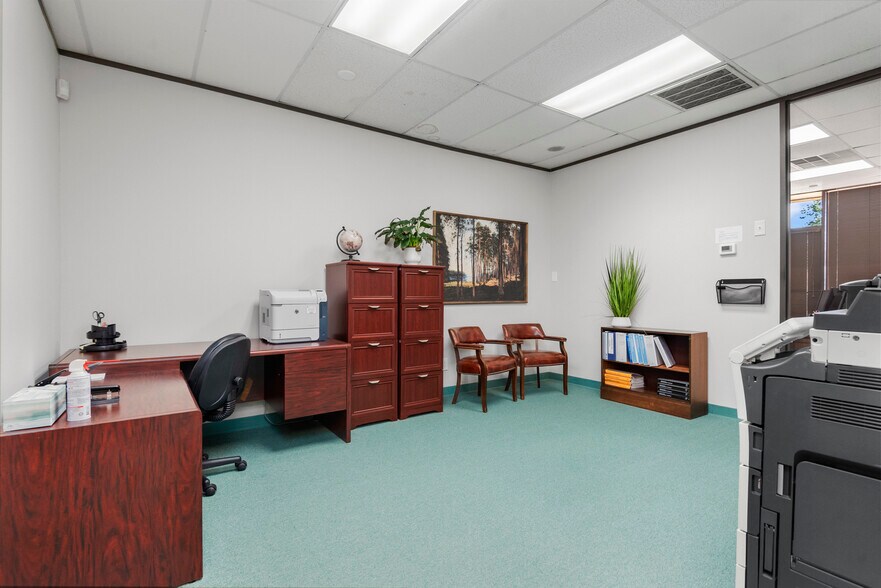 More Photos Of 1214 Stonehollow Dr, Kingwood Office For Sale