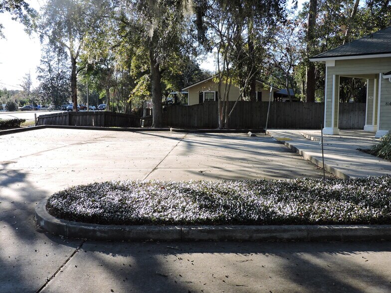 More Photos Of 8141 Ramona Blvd, Jacksonville Veterinarian Kennel For Lease