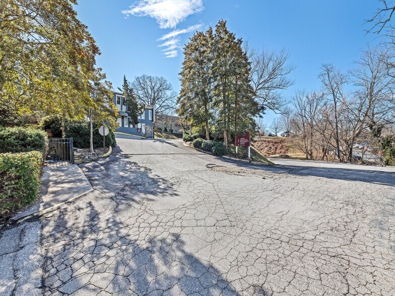 More Photos Of 131 McDowell St, Asheville Medical For Sale