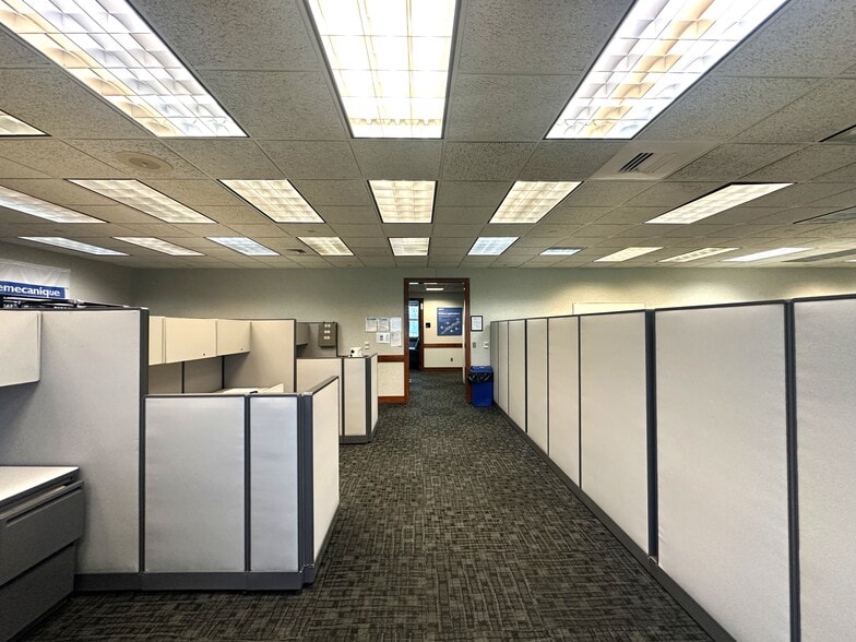 More Photos Of 1875 Founders Dr, Dayton Warehouse For Sale