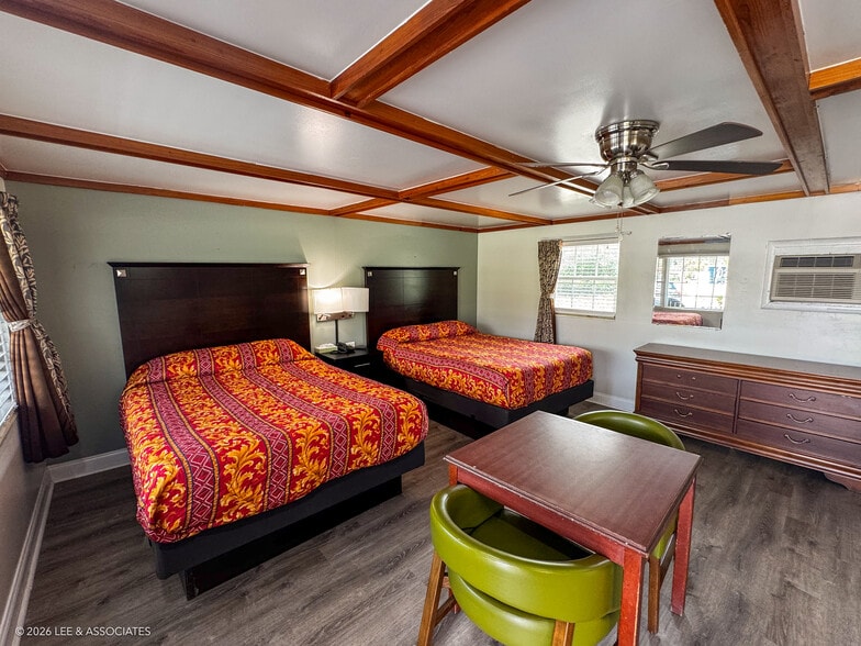 More Photos Of 19663 S US Hwy 441, High Springs Hotel For Sale