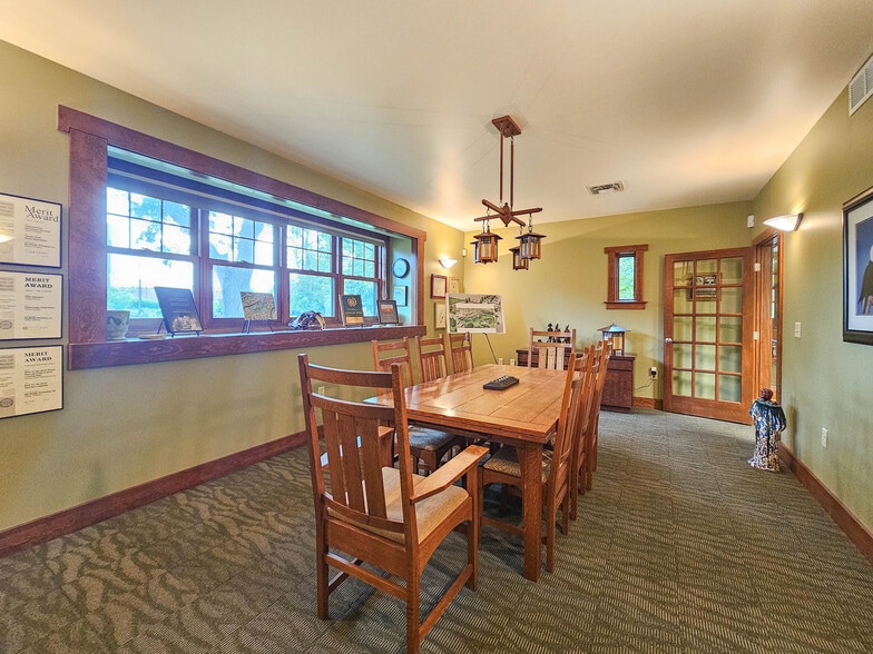 More Photos Of 4502 S 42nd St, Omaha Office For Sale