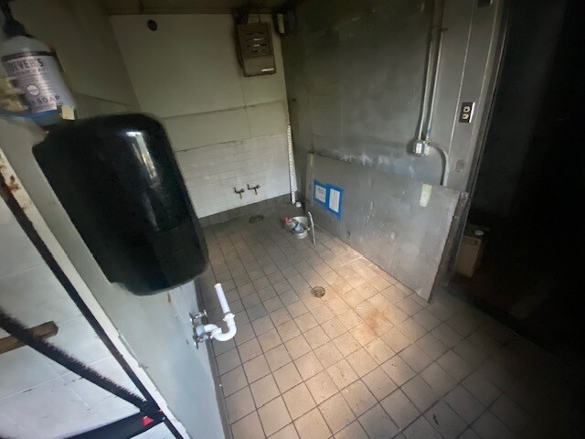 More Photos Of 21445 Gumina Rd, Brookfield Restaurant For Sale