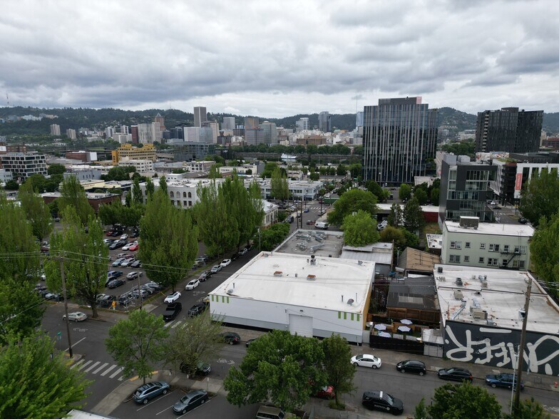 More Photos Of 645 SE Ankeny St, Portland Warehouse For Lease