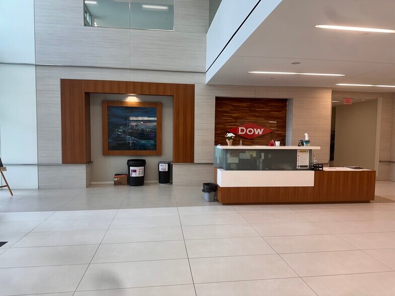 More Photos Of 332 State Highway 332, Lake Jackson Office For Lease