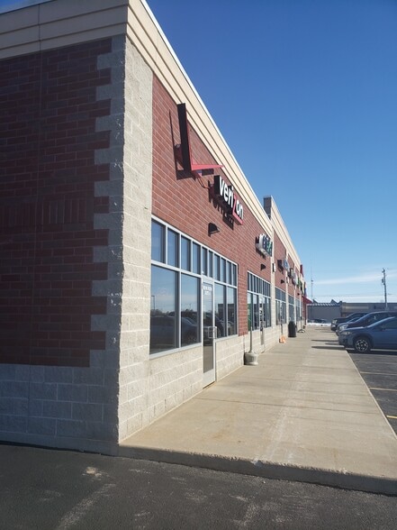 More Photos Of 1020 W Fulton St, Waupaca Freestanding For Lease
