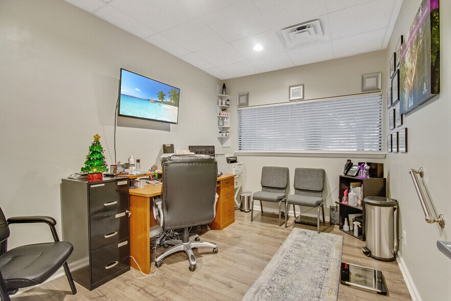 More Photos Of 4540 Southside Blvd, Jacksonville Medical For Sale