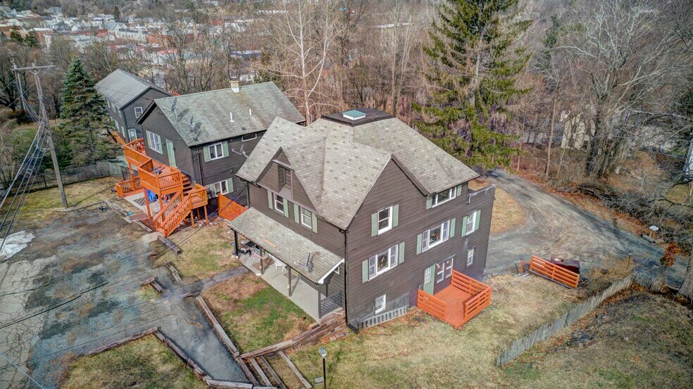 More Photos Of 141 Bellemonte Ave, Hawley Apartments For Sale