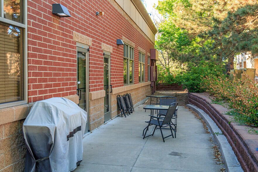 More Photos Of 8040 Southpark Ln, Littleton Office For Lease
