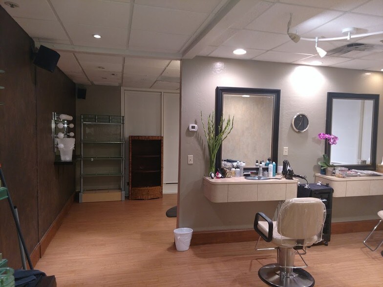 More Photos Of 5115 N Scottsdale Rd, Scottsdale Freestanding For Lease