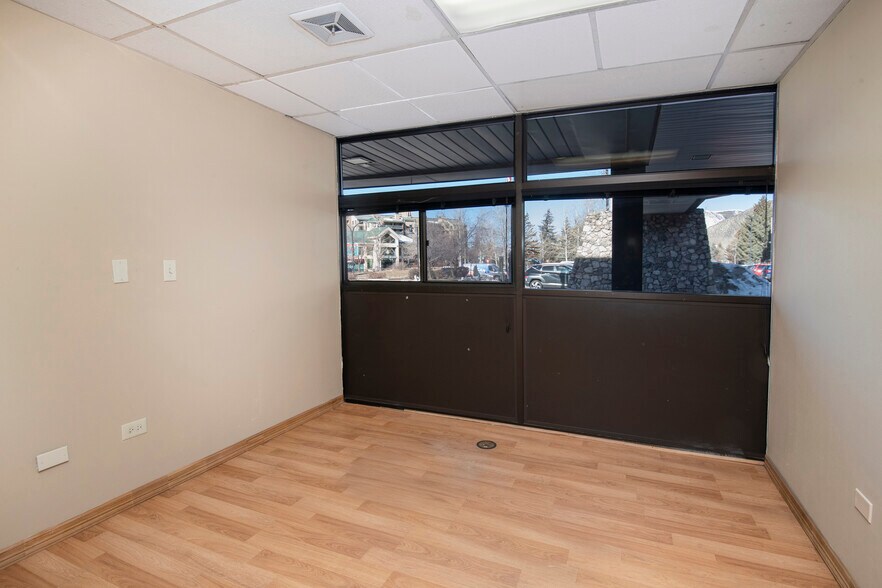 More Photos Of 47 E Beaver Creek Blvd, Avon Hotel For Lease