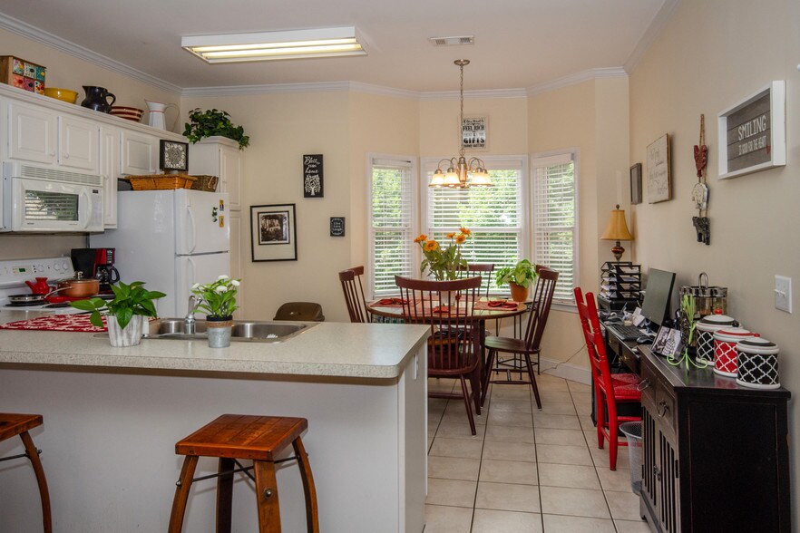 More Photos Of 892 Edelweiss Strasse, Helen Hotel For Sale