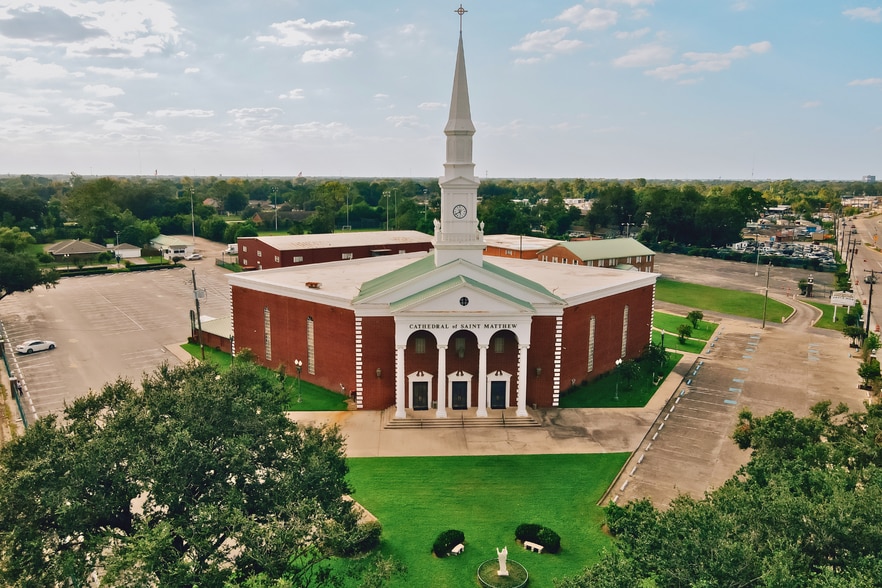 Primary Photo Of 9101 Airline Dr, Houston Religious Facility For Sale