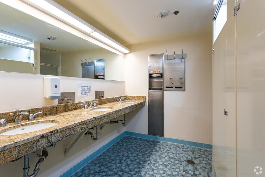 More Photos Of 4801 Forbes Blvd, Lanham Office For Sale