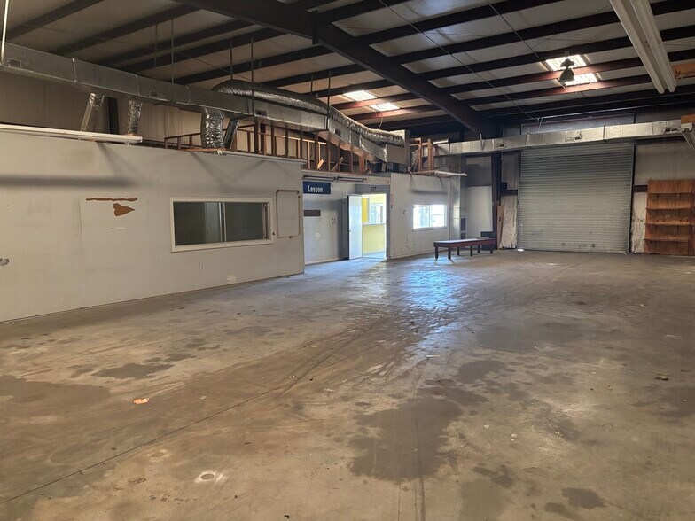More Photos Of 600 Keystone Ct, Pelham Industrial For Lease