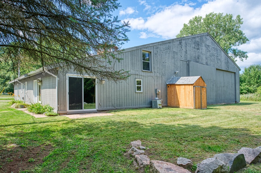 More Photos Of 15921 W M 36, Pinckney Light Distribution For Sale