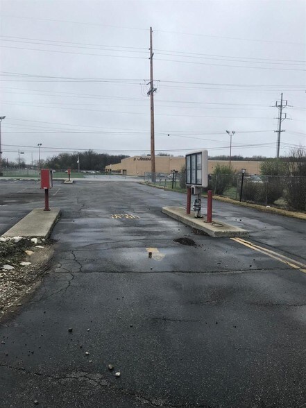 More Photos Of 429 W Hwy 20, Michigan City Drugstore For Sale
