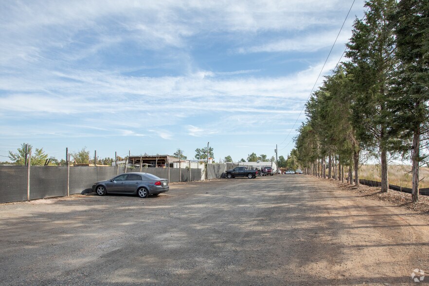 More Photos Of 43743 Beaver Meadow Rd, Sterling Land For Lease