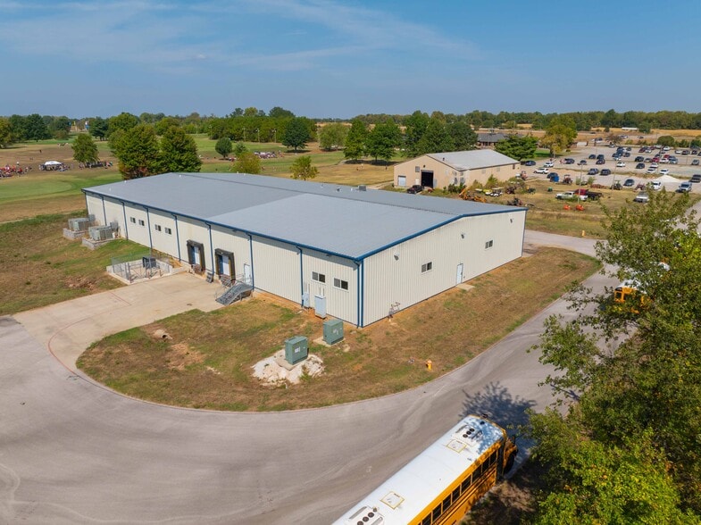 More Photos Of 5534 W Chestnut Expy, Springfield Industrial For Lease