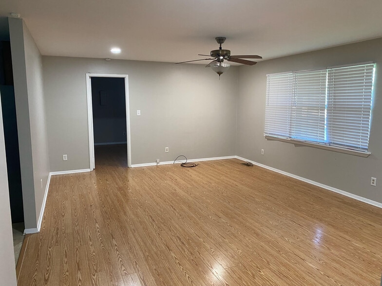 More Photos Of 1520 Balch Rd, Madison Office For Sale