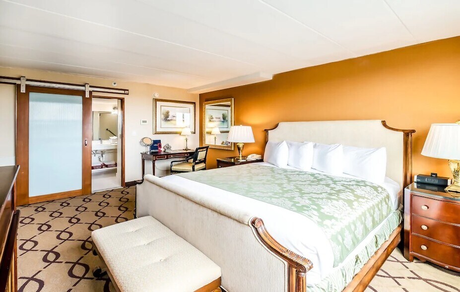 More Photos Of 8500 Annapolis Rd, New Carrollton Hotel For Sale