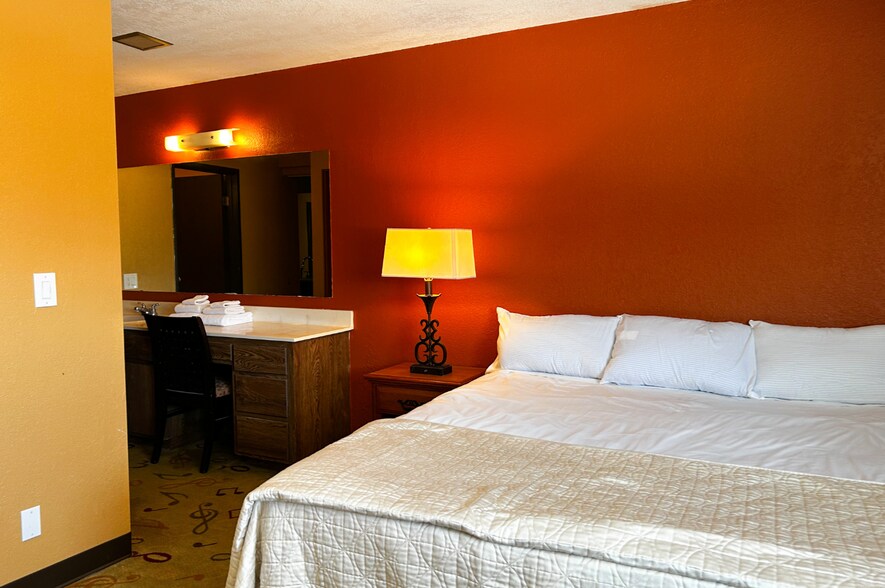 More Photos Of 336 Lee Ave, Bullhead City Hotel For Sale