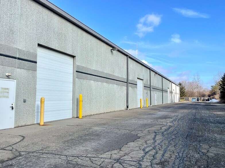 More Photos Of 4063 Grand Oak Dr, Lansing Light Distribution For Lease