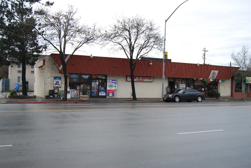 More Photos Of 606 E Alisal St, Salinas Convenience Store For Sale