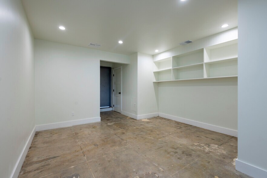 More Photos Of 245-251 S Robertson Blvd, Beverly Hills Storefront Retail Office For Lease