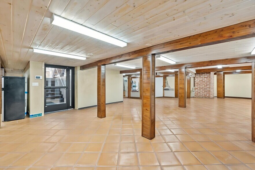 More Photos Of 251 Middlefield Rd, Palo Alto Apartments For Sale