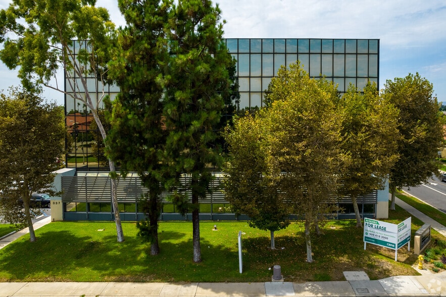 More Photos Of 337 N Vineyard Ave, Ontario Office Residential For Lease