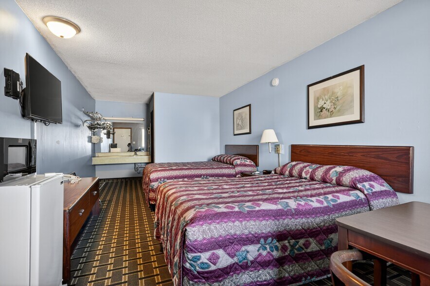 More Photos Of 236 S Jacques St, Arcola Hotel For Sale