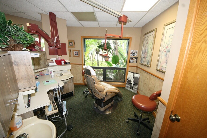 More Photos Of 6430 Madison St, New Port Richey Medical For Sale