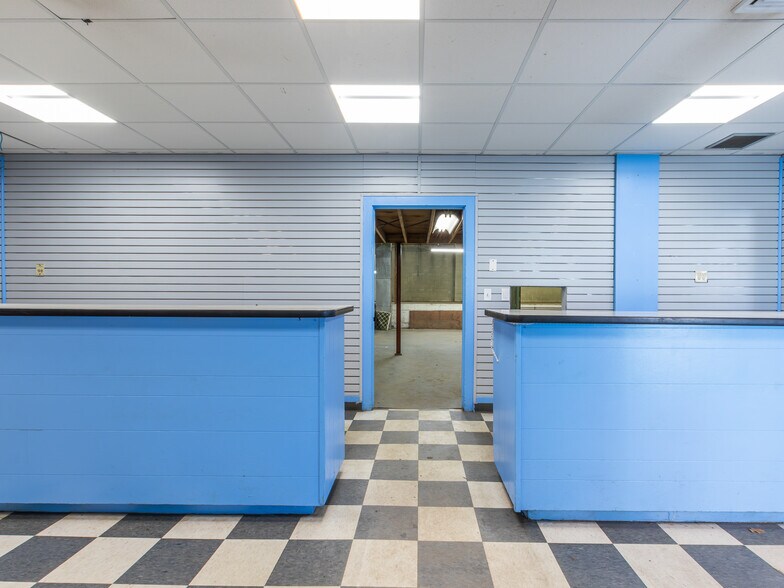 More Photos Of 66 Ralston St, Keene Distribution For Sale