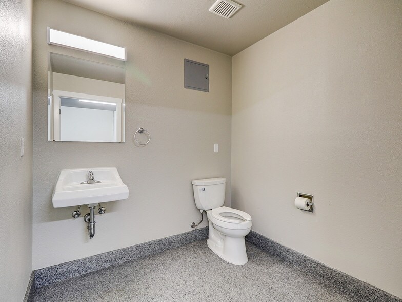 More Photos Of 341 1st St, Mead Warehouse For Sale