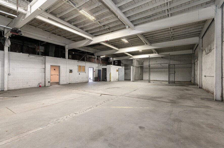 More Photos Of 530 W McDaniel St, Springfield Industrial For Lease