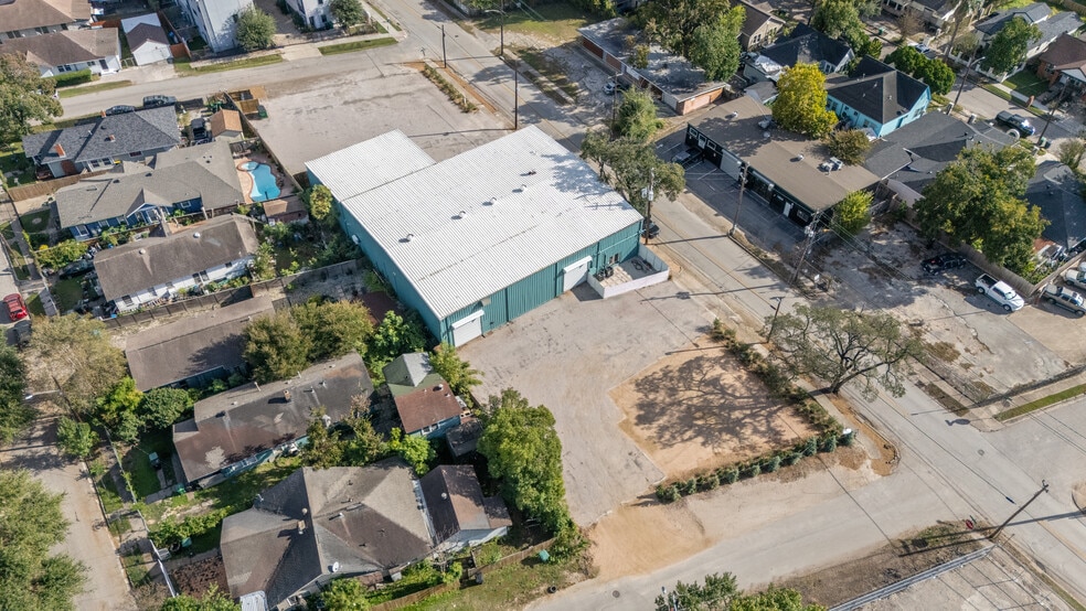 More Photos Of 3915 McKinney St, Houston Light Distribution For Lease