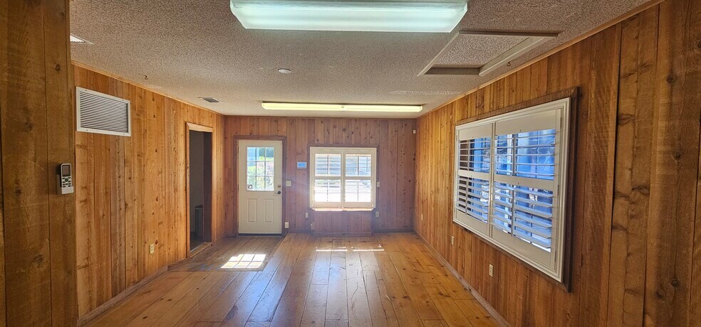 More Photos Of 1488 Seminola Ave, Casselberry Office Residential For Lease