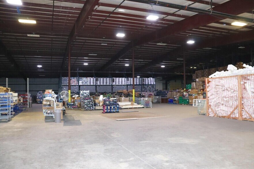 More Photos Of 1301 Industrial Park Rd, Mountain Grove Warehouse For Lease