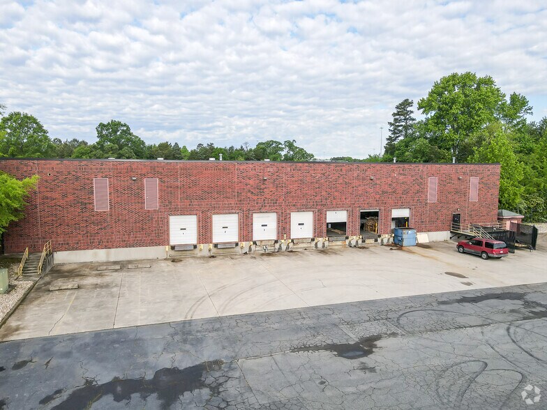 More Photos Of 11801 Vance Davis Dr, Charlotte Distribution For Lease