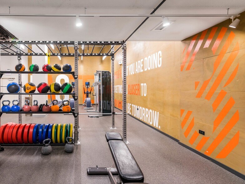 More Photos Of 2623-2627 N Clark St, Chicago Apartments For Sale