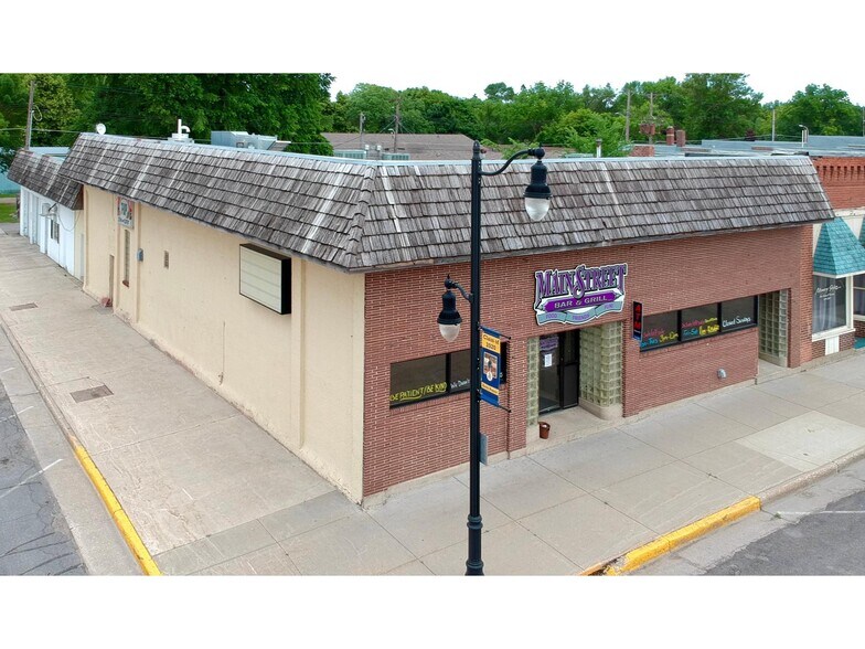 Primary Photo Of 345 Main St N, Renville Freestanding For Sale