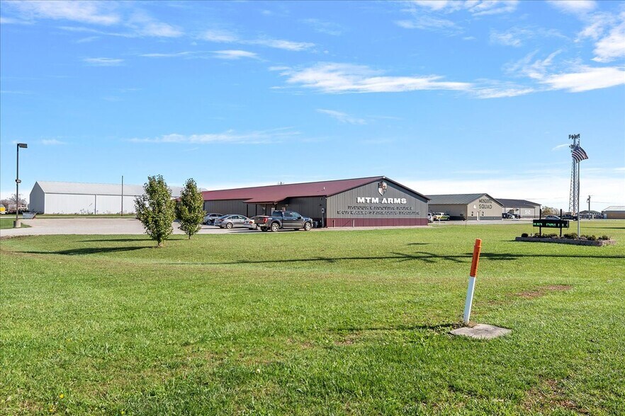 More Photos Of 1001 High Prairie Dr, Athens Freestanding For Sale