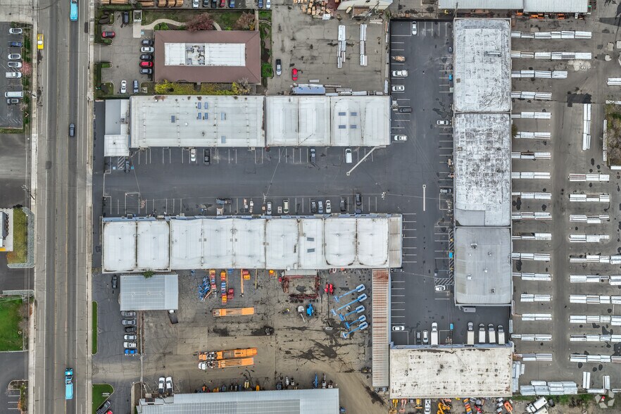 More Photos Of 7500 14th Ave, Sacramento Warehouse For Lease